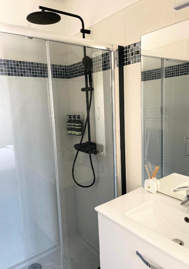 Contemporaine Avec Piscine Chauffee Proche Des Plages Sauvian
